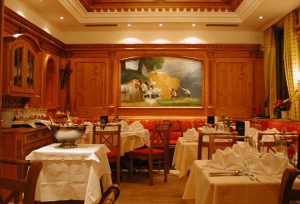 Hotel Herrschaftstaverne เฮาส์ อิม เอนน์สทาล ภายนอก รูปภาพ